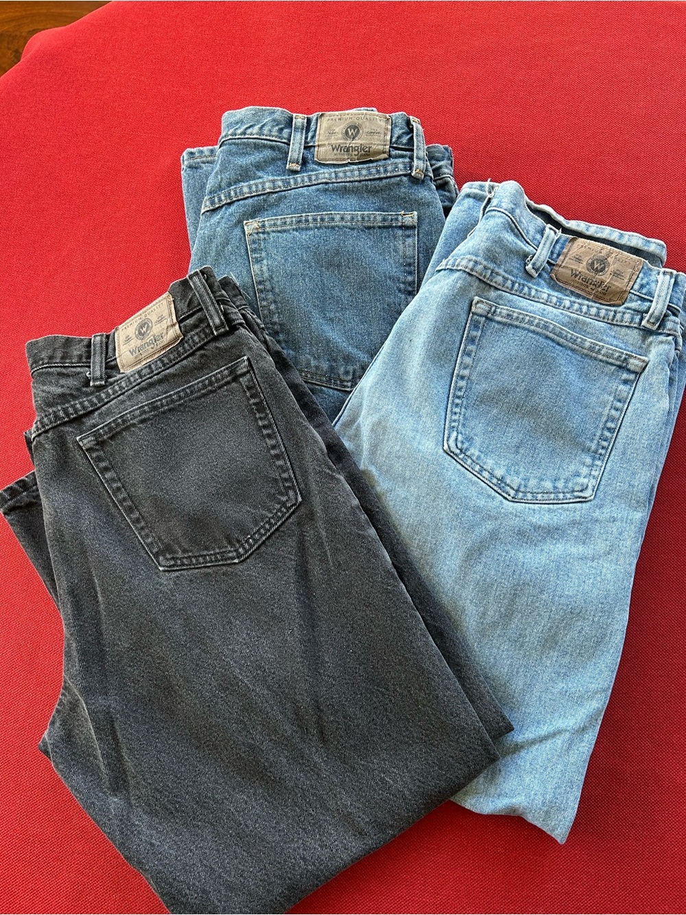 3 Pair of Wrangler Men’s 5 Pocket Jeans - Black & Light Blue Denim Size 38x30